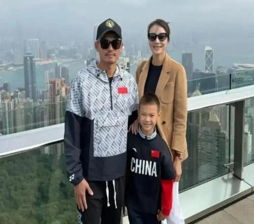 9歲進世界前八，打哭同齡人，林丹兒子進步揭開歐少年網球有多卷