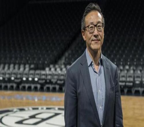 NBA中国赛篮网老板蔡崇信到场,这一次曾凡博能出场了吧!