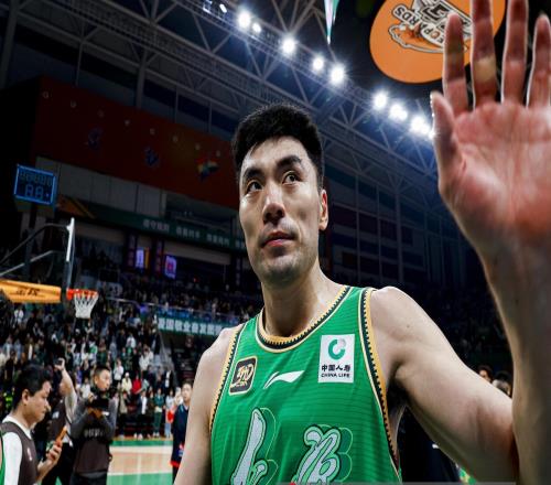 媒体人:CBA新赛季仅剩三位“80后”都是教练兼队员的身份