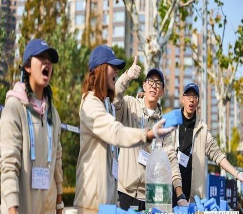 賽會(huì)紀(jì)錄再被破 “無界”服務(wù)彰顯申城溫度，2025上海馬拉松圓滿落幕