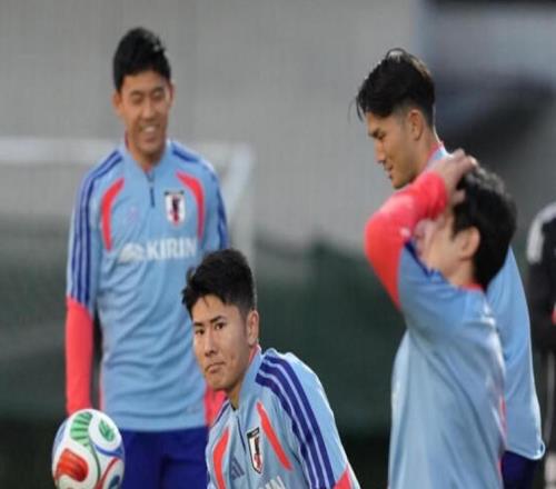 日媒：遠藤航、久保建英等人在球場訓練，鐮田大地因疲勞單練