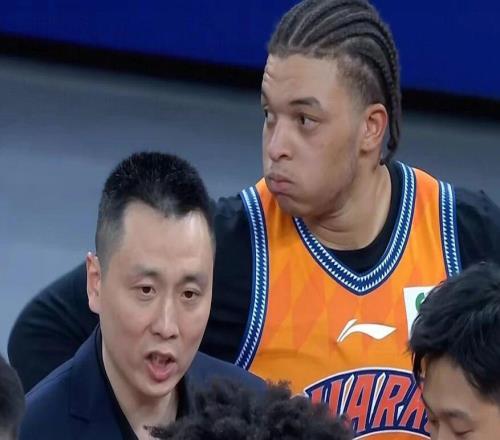 上海男籃突發(fā)壞消息！洛夫頓表態(tài)1個(gè)月后離隊(duì)，或重返NCAA打球