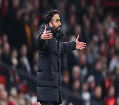 5次對抗全失敗！曼聯新星倉促首發表現不佳半場便被換下