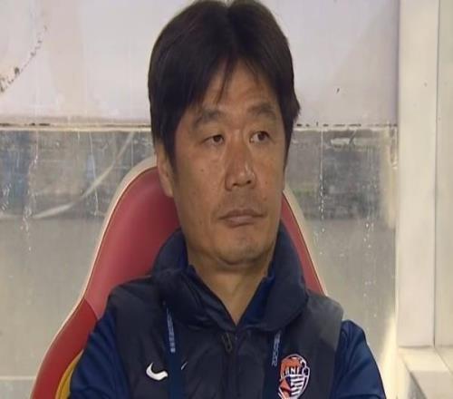 李霄鹏:队员训练很努力,客战国安要把我们的东西打出来