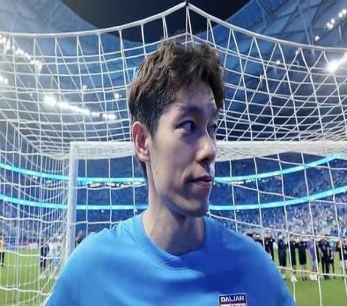 4主力背3黄牌,大连当判官一视同仁毕津浩可踢中锋新星有望首秀