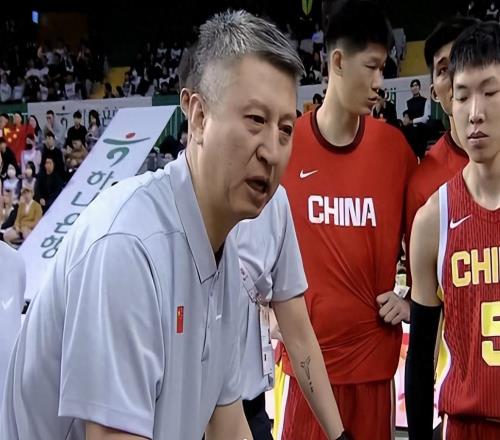 太不像話！男籃三大球星14中0，慘不忍睹，自動降薪吧，太丟人了