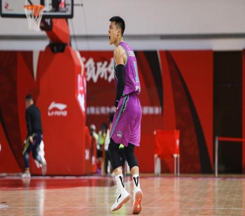 楊瀚森三分18中2為何仍獲信任解讀NBA邊緣球員的生存密碼