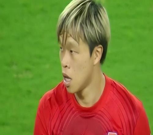 转会新动态！王牌外援签深圳，国脚中卫转投升班马，港脚选择国安