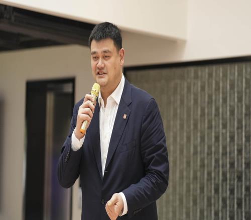 火箭队记:姚明现身休斯顿,会亮相今日火箭主场揭幕战