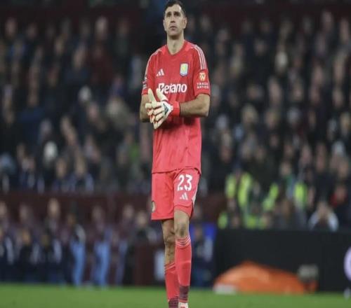 TA：本賽季大馬丁的表現起伏劇烈，在定位球防守上顯得吃力