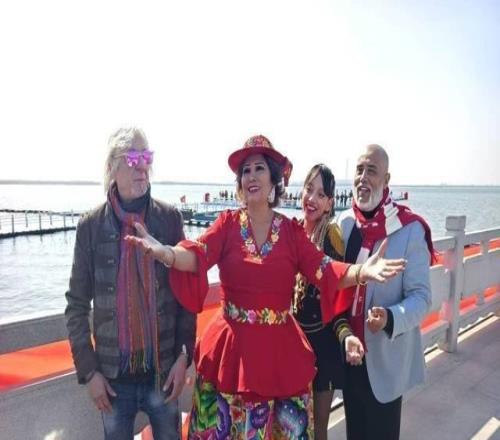 300余名冬泳健兒競逐元蕩湖青浦揮毫寫就“水文章”