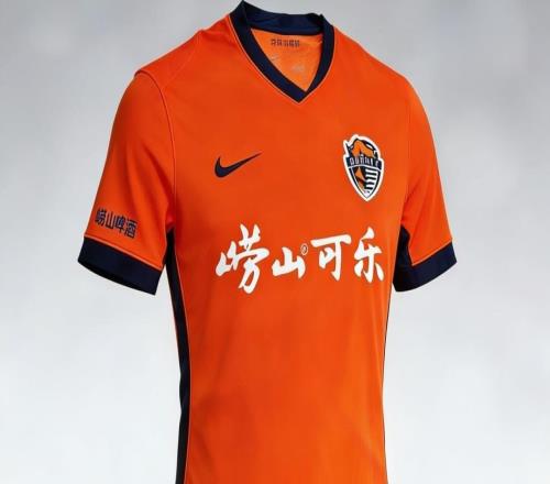 嶗山“雙拚”並肩共赴熱血征程青島啤酒旗下嶗山啤酒、嶗山可樂攜手青島海牛出征中超