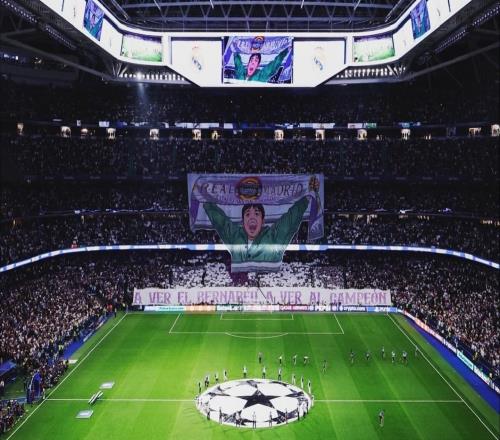伯纳乌展示出自己形象的TIFO,巴斯克斯:我的心依然在那里