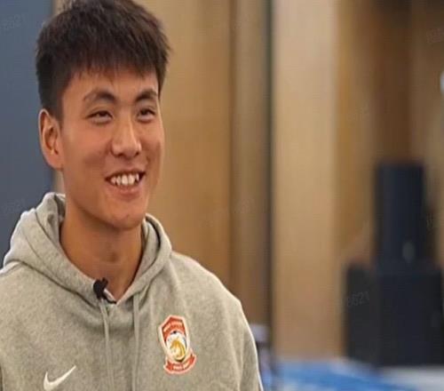 李昊：在海外踢球时因位置问题机会有限目前想先把中超踢好