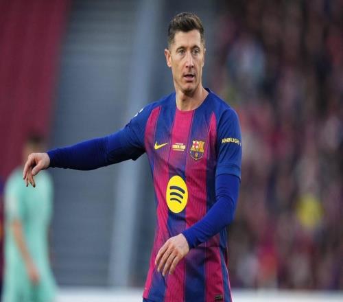 萊萬過去15次首發(fā)出戰(zhàn)法蘭克福斬15球，曾兩次上演帽子戲法