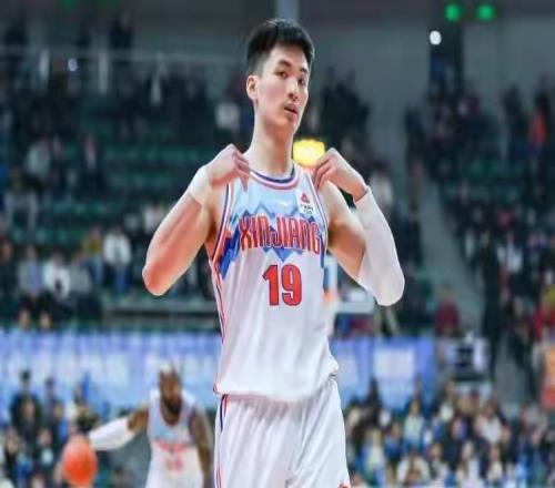 唉！去年一口氣簽6名棄將，如今5人成“擺設(shè)”，這球隊不輸球才怪