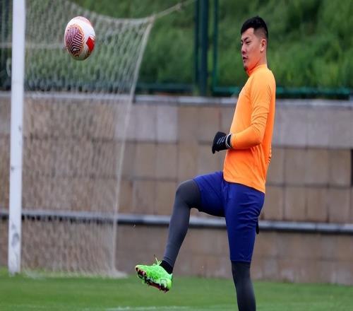 他是國足退役門將中發(fā)展最好的一位，如今成大連隊老總，贏得點(diǎn)贊
