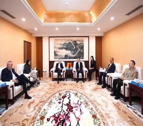 總台領導會見西班牙職業足球聯盟主席特巴斯