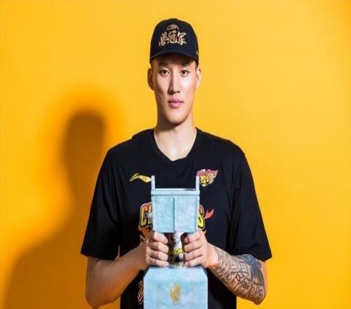 三屆CBA總冠軍成員！吉林男籃官宣與曾繁日完成簽約