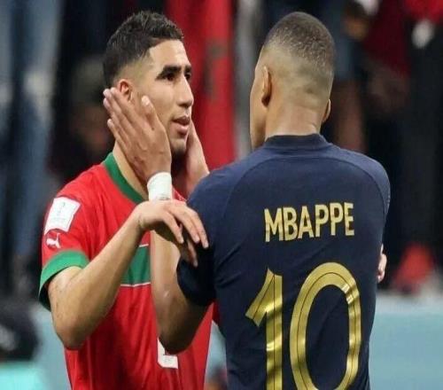 世界杯半決賽和阿什拉夫在場上聊天，被罵猴子曾想退出法國隊