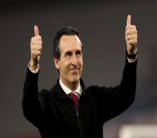 TA：從降級(jí)區(qū)到爭(zhēng)冠行列，埃梅里展現(xiàn)了英超頂級(jí)主帥風(fēng)采