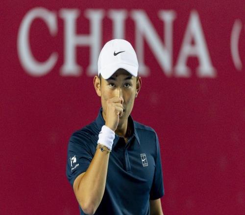 中国男网开门红！商竣程、吴易昺双双晋级ATP香港站次轮