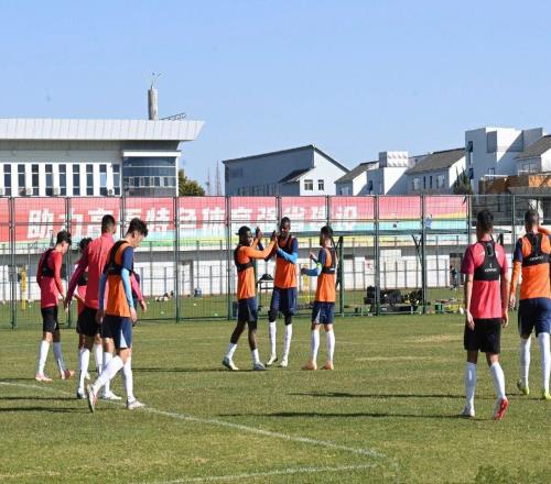 中超熱身賽：2支二年級球隊約戰中甲球隊均取勝，大連英博2連勝