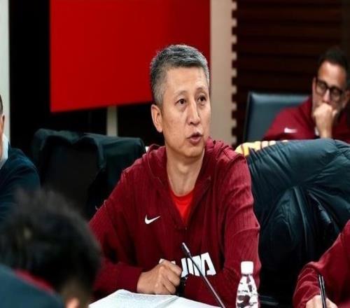 广厦总经理:与布朗沟通过归化事宜但他放弃美国国籍是一个天价