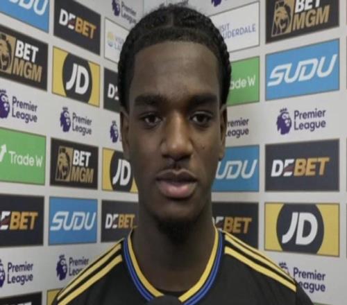 海文：剛來曼聯(lián)沒想到這么快得到機(jī)會(huì)，教練對我的幫助很大