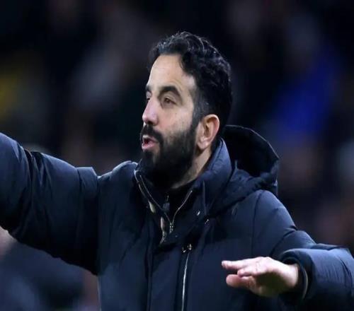 TA：由于姆伯莫等人參加非洲杯，曼聯(lián)正在演練433陣型