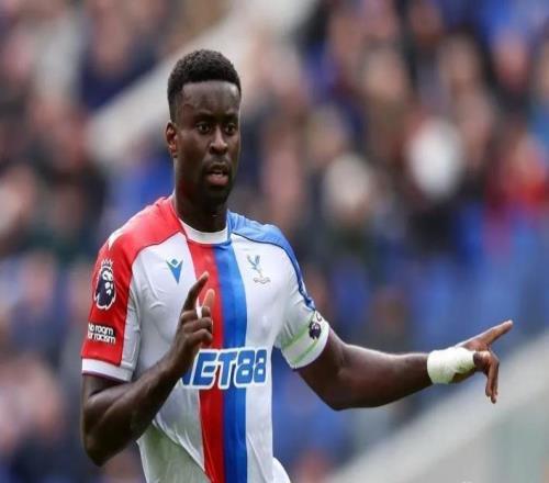 郵報：馬奎爾續(xù)約談判進展有限，曼聯(lián)正密切關(guān)注格伊