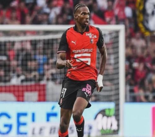 名记:皇马正密切关注法甲中卫新星!德媒:乌帕向拜仁下最后通牒