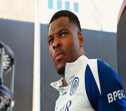 意媒：鄧弗里斯和姆希塔良都可能錯(cuò)過(guò)對(duì)陣馬競(jìng)的比賽