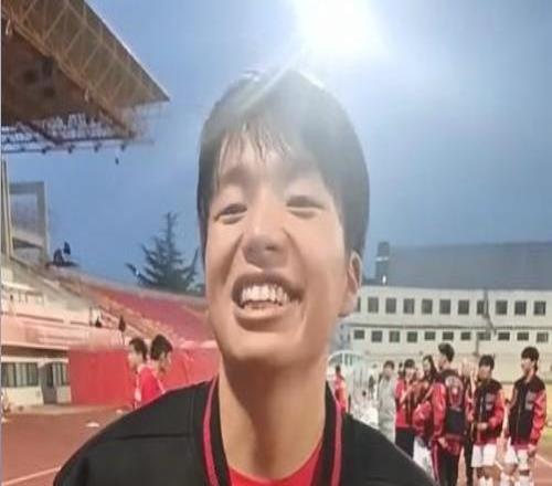 銅梁龍李鎮(zhèn)全談沖超：有這么多人支持我們，為什么不能沖超