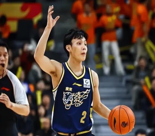 廣東男籃6分險勝！徐杰22+8，王少杰被罵，他成球隊最大隱患