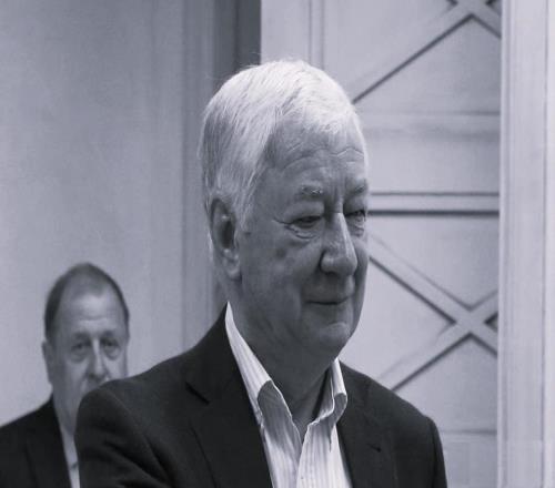 天崩開局王炸收官！追憶前魯能老帥鮑裏斯用涅波替換他太糊塗