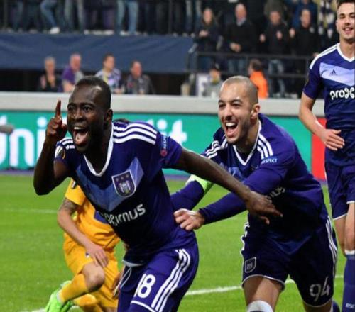 比甲冠軍雙煞再聚首踢出歐戰感覺！馬萊萊吃餅大連首輪拿幾分