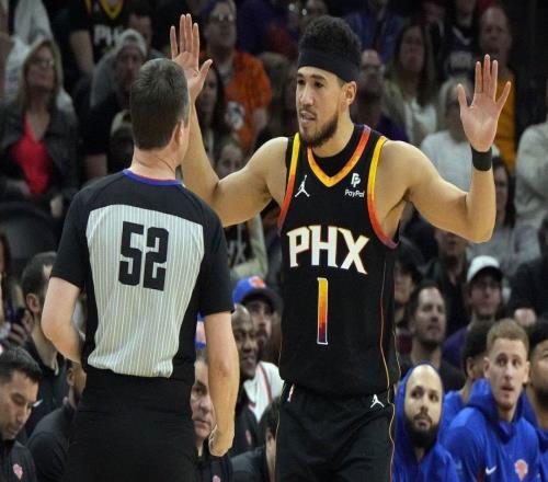 忍不了了，太陽(yáng)隊(duì)后衛(wèi)德文布克直言NBA裁判的最大問(wèn)題