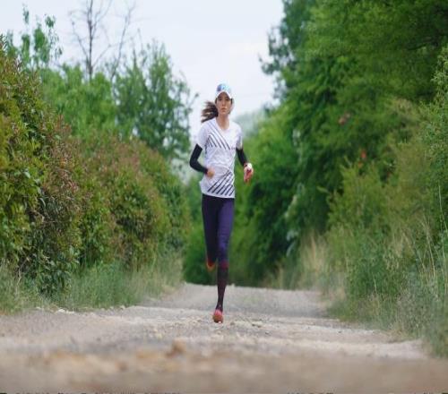 從UTMB三冠王到上馬國(guó)內(nèi)前三，姚妙“路野雙修”魅力何在
