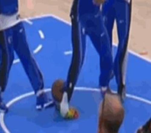 一图流NBA史上最尴尬的受伤！独行侠太惨了