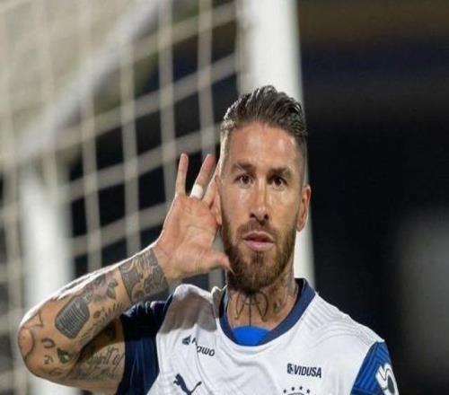 羅馬諾：拉莫斯仍想?yún)⒓邮澜绫?，他愿意去意甲球?duì)