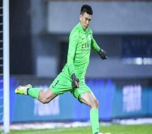 申花年年送二門，馬鎮(zhèn)有望回歸，中乙金靴高位出手，玉昆要成黑馬