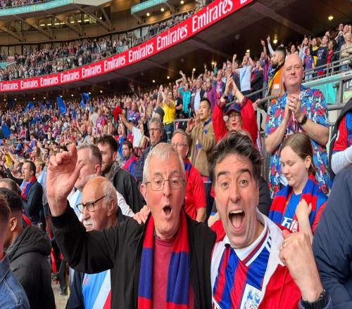 有些鬱悶，一水晶宮球迷花720鎊購買季票座位卻看不到球場全貌