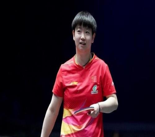 孙颖莎4-2战胜王曼昱,夺得欧洲大满贯女单冠军