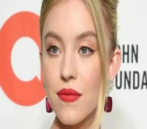 悉尼妹：我最喜歡的球員是C羅，如果我踢球，他會是我的榜樣