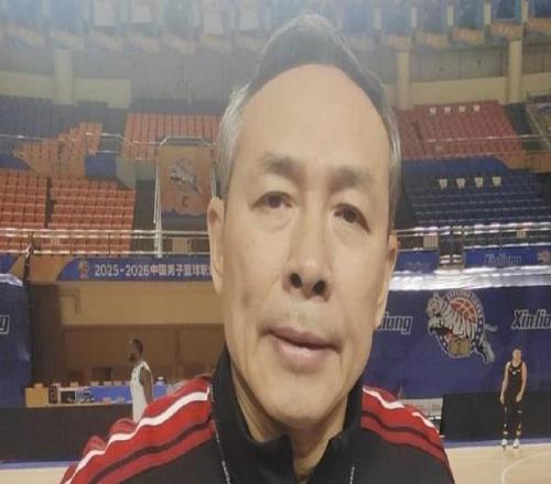 許利民：周琦腰傷恢復不錯下場出戰(zhàn)，大、小外援目前都在尋找