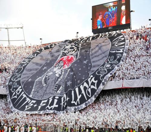 一支德甲中上遊球隊，為何擁有屢屢攻陷豪門主場的恐怖球迷戰力