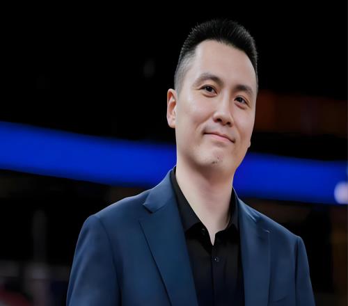 什么情況CBA超級外援自宣告別上海球迷：盧偉更衣室管理失控