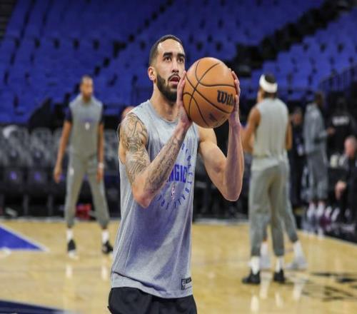 入鄉(xiāng)隨俗！廣東新援入隊(duì)儀式來了球迷調(diào)侃這才是正式加盟