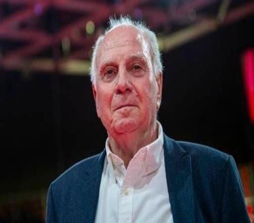 赫內(nèi)斯：維爾茨現(xiàn)在非?？蓱z，薩拉赫那些球星就想自己帶球玩